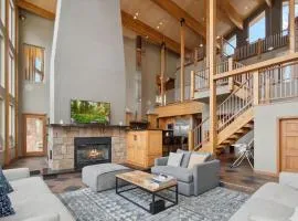 Luxe & Leisure in Fairways- An Oasis in the Woods