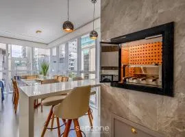 Apto 3Q moderno prox. do mar em Meia Praia EMA0201