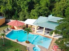 Villa JR 4 near the Guacalillo Rock