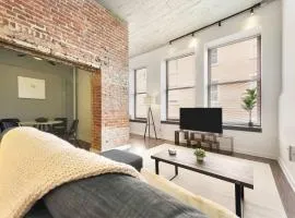 1 Br Downtown Pittsburgh With Best Roof Top View