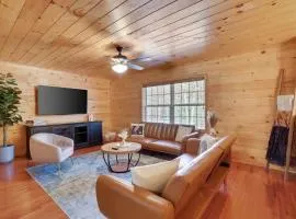 Modern 6BR Cabin- Hot Tub Theater Basketball