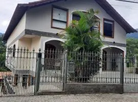 Aconchego no bairro mais charmoso da serra.