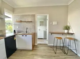 The Beach Side Micro Apartment With Free Parking