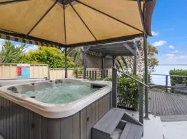 Lakeshore Retreat
