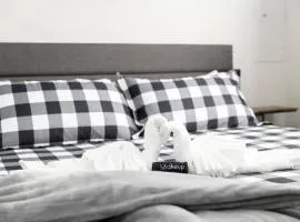 Lux Modern Getaway ATT Stadium Views King Bed