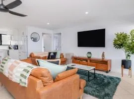 Luna Blu & The Beach Loft Yeppoon- Private Apartments