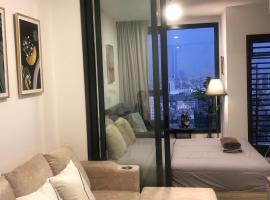Luxury condo in Bangkok,NearBTSMochit,MRTChatuchak, hotel i Bangkok