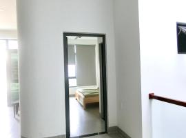 Luan Hoa Homestay, ξενοδοχείο σε Ấp Bình Hưng