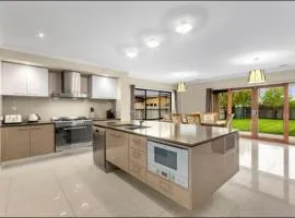 Cozy family home near suft coast 6 beds