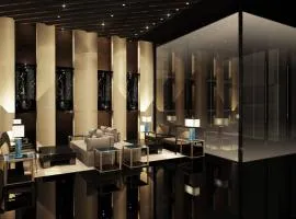 Alice in Wonderland Enchanting Makati Retreat 300 Mbps