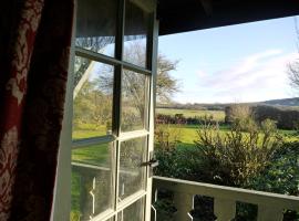 The Lodge On The Marsh, cabin in Brading