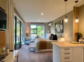 5-Star Boutique Retreat! Hot pool! Amazing view!
