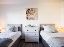 Spacious 4 Bed with Free Parking, hotell Southamptonis