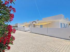 Residence La Corte by Salento Affitti, hotel in Marina di Mancaversa