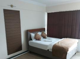 Öz Family Konaklama Tesisi، فندق في إسبرطة