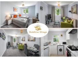 Modern & Cozy 1BR Apartment in Crawely Easy Access to Gatwick & Town, hotel in Ifield