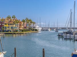 Canal View Apt Puerto Sotogrande, Hotel in San Roque