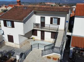Holiday Apartment Venera, Hotel in Rakalj