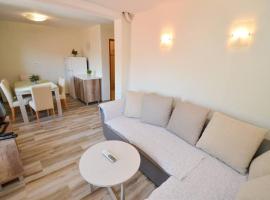 Apartmani Katuric-centar, hotel v destinaci Risan