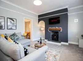 Beautiful 3 Bedroom house close to the sea