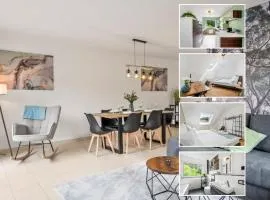 Nexstay - Balkonapartment Deluxe mit Parkplatz nähe S-Bahnhof
