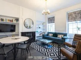 Central & Trendy - Aquila House Apartments