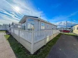 Luxury Lodge At Suffolk Sands Holiday Park Ref 45009Mv