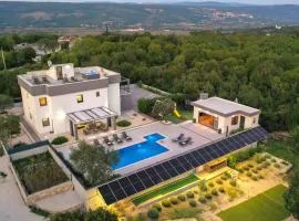 Beautiful Villa Danica with pool in Makarska