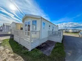 Lovely 6 Berth Caravan At Suffolk Sands Holiday Park Ref 45010Mv