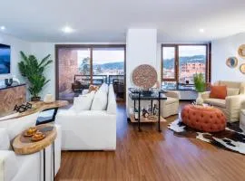 24-hr High Security! Luxe River Oasis W Mtn Views