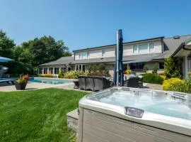 Pool, Hot Tub, Fire Pit & Game Room on 1 Plus Acre on North Shore Drive!