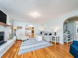 5 Bedroom with Fire Pit, Patio & Large Yard