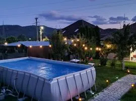 Casa Trandafirilor Calimanesti