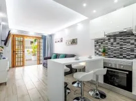 613 Garden City, heated POOL, AC and wifi