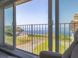 Lovely light and airy 2 bed apartment in Hope Cove, 2 mins from beach!, ξενοδοχείο σε Hope-Cove
