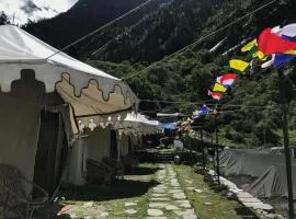Ghangaria Camp Resorts