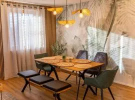 P-Hosting Modernes Apartment zwischen Ravensburg und dem Altdörferwald, 110qm, Familienfreundlich, Separater Eingang, Kaffeevollautomat, Bäcker und Pizzeria 15 Meter, Spielplatz 50 Meter, 20 Km zum Bodensee, 30Km in die Berge