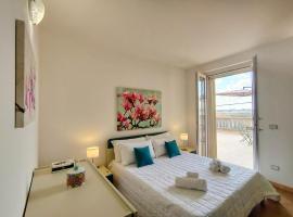 Corte Dei Fiori Acquaviva Apartments, ξενοδοχείο σε Marittima
