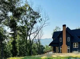 Pet Friendly Mountaintop 4-5 Bdrms Sleeps 12 -18