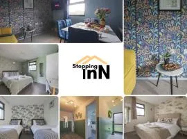 Thorpe Park Lodge - Ground Floor Detached & 2 Free Gated Parking Spaces