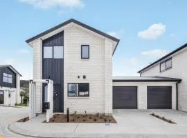 Oliver Oasis Wellington 2BR Retreat