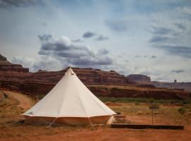 Glamping Family Tent At Private Riverside Ranch, campeggio di lusso a Moab