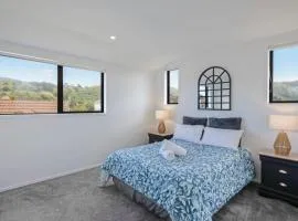 Cosy Retreat at Biddle Crescent