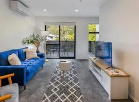 Rainey Whimsy 2BR Grove Gem
