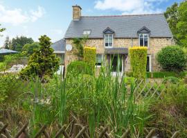 Gorgeous Home In Noyal-Sous-Bazouges, hotel em Noyal-sous-Bazouges