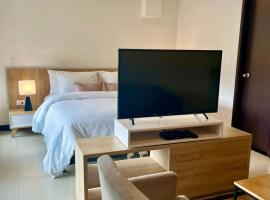 Luxurious mountain-view room with own facilities in Rionegro Colombia, ξενοδοχείο σε San Antonio de Pereira