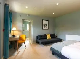 The Cowdray Arms