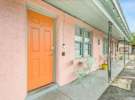 Cozy & Contemporary Space in Central St Augustine, hotel en St. Augustine