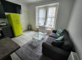 Spacious Apt Dundee dockside 3-bedrooms fast Wi-Fi, hotel di Dundee