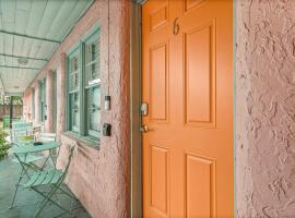 Step Back in Time- Golden Era Retro Motel, hotel sa St. Augustine